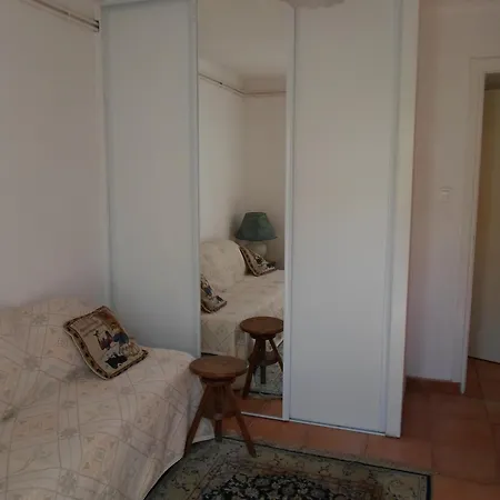 Giens Apartment