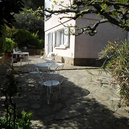 Giens Apartment *